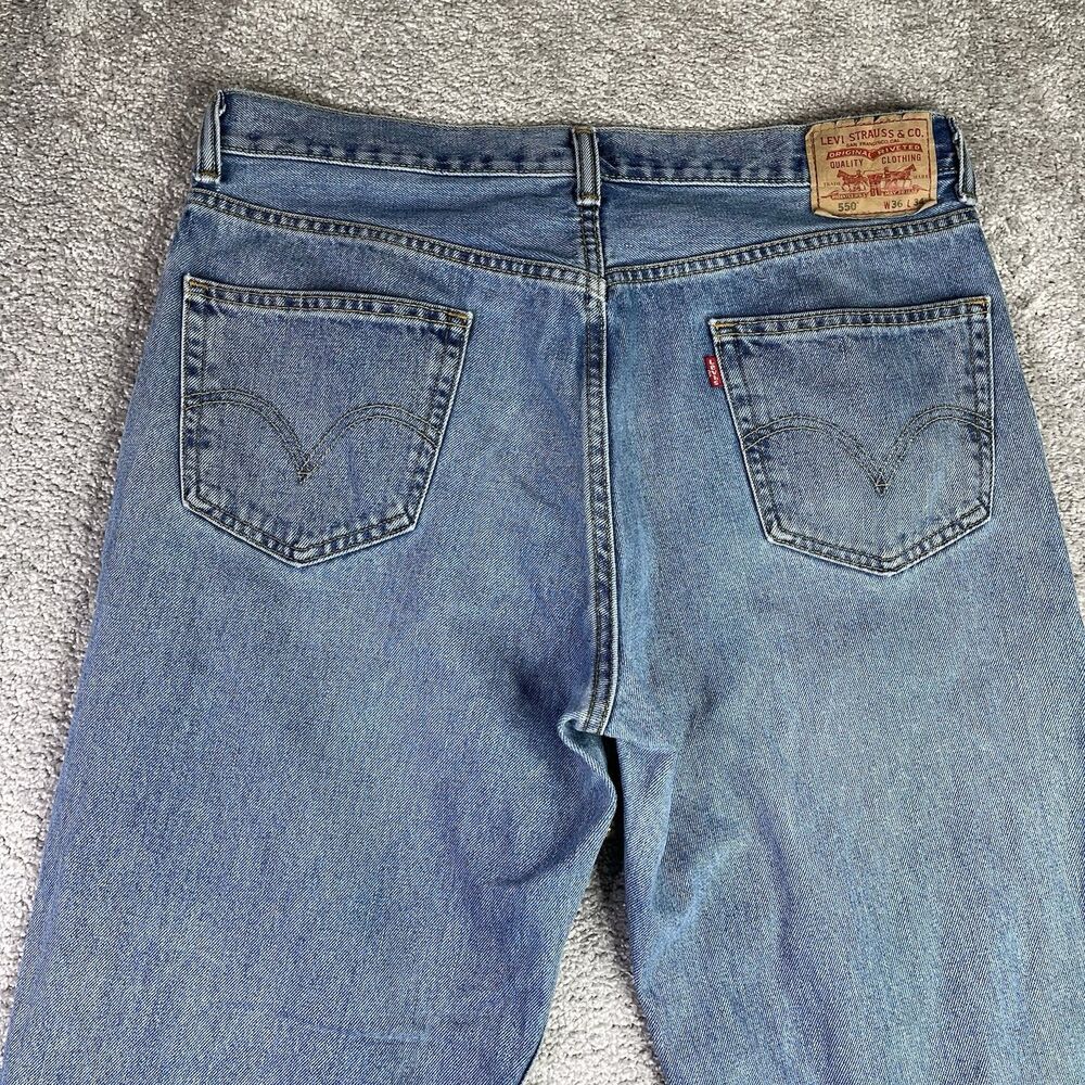 Levi’s 550 Jeans Men’s 36X32 Blue Straight Relaxed Mid-Rise Light Wash Denim - Picture 5 of 13